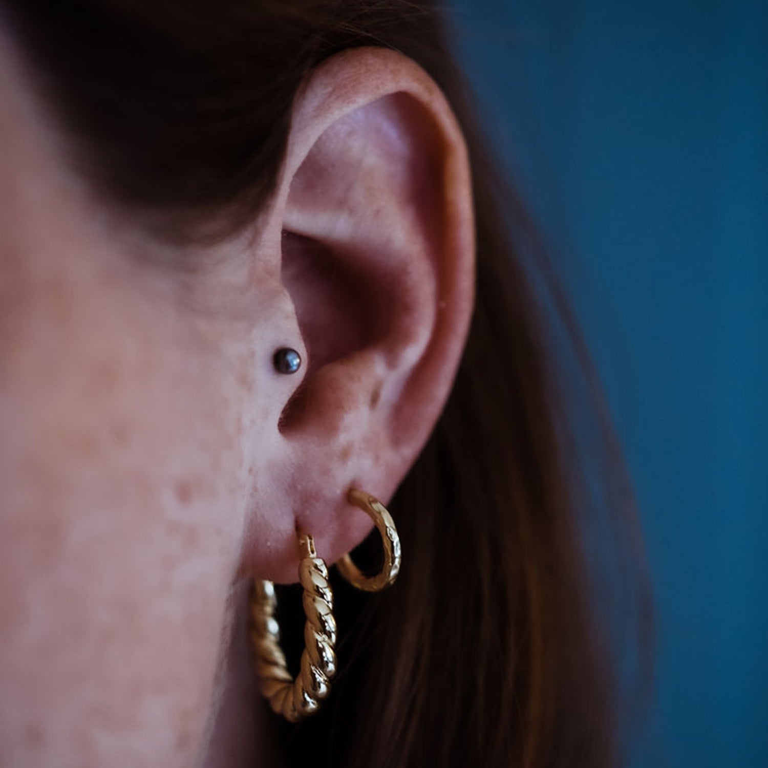 Plot Twist Hoop Earrings in 14ct Gold Vermeil